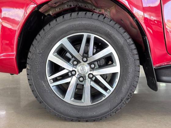 TOYOTA HILUX 2.8 SRV 4X4 CD 16V DIESEL 4P AUTOMÁTICO